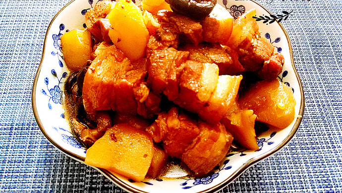 土豆香菇红烧肉