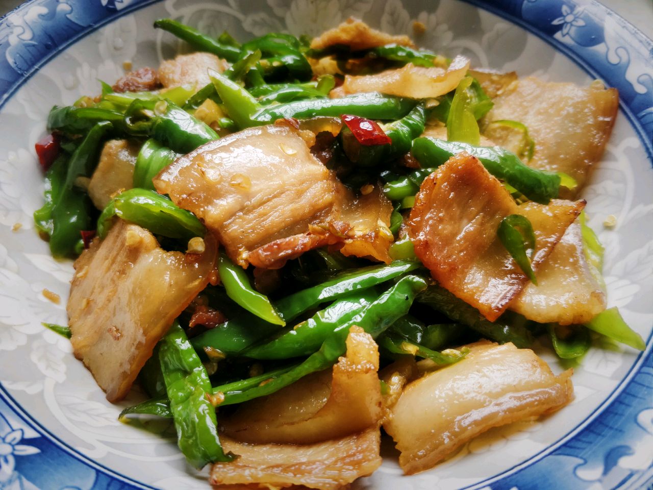 Stir fried pork with spicy sauce