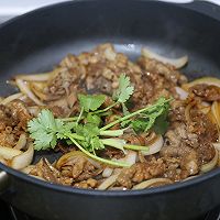 #晒出你的中秋团圆饭#简单开胃的下饭菜～洋葱肥牛卷的做法图解7