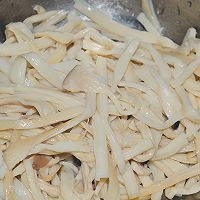 #珍选捞汁 健康轻食季#捞汁手撕杏鲍菇的做法图解3