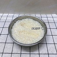 酸菜炒饭的做法图解1