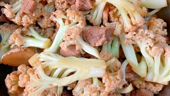 菜花炒肉的做法