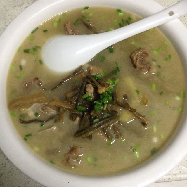 排骨干豇豆汤的做法