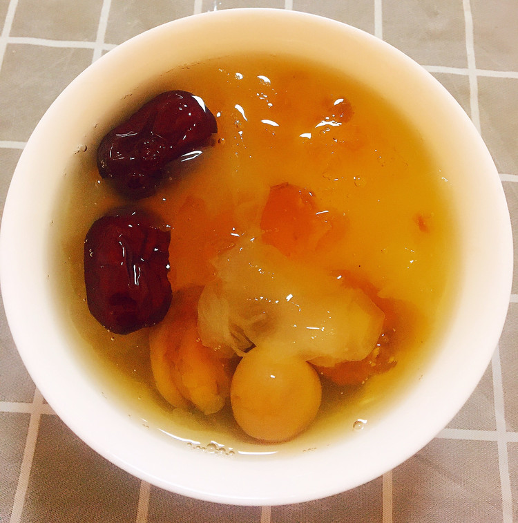 银耳桃胶羹的做法