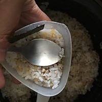 给米饭华丽变身-肉松饭团的做法图解3