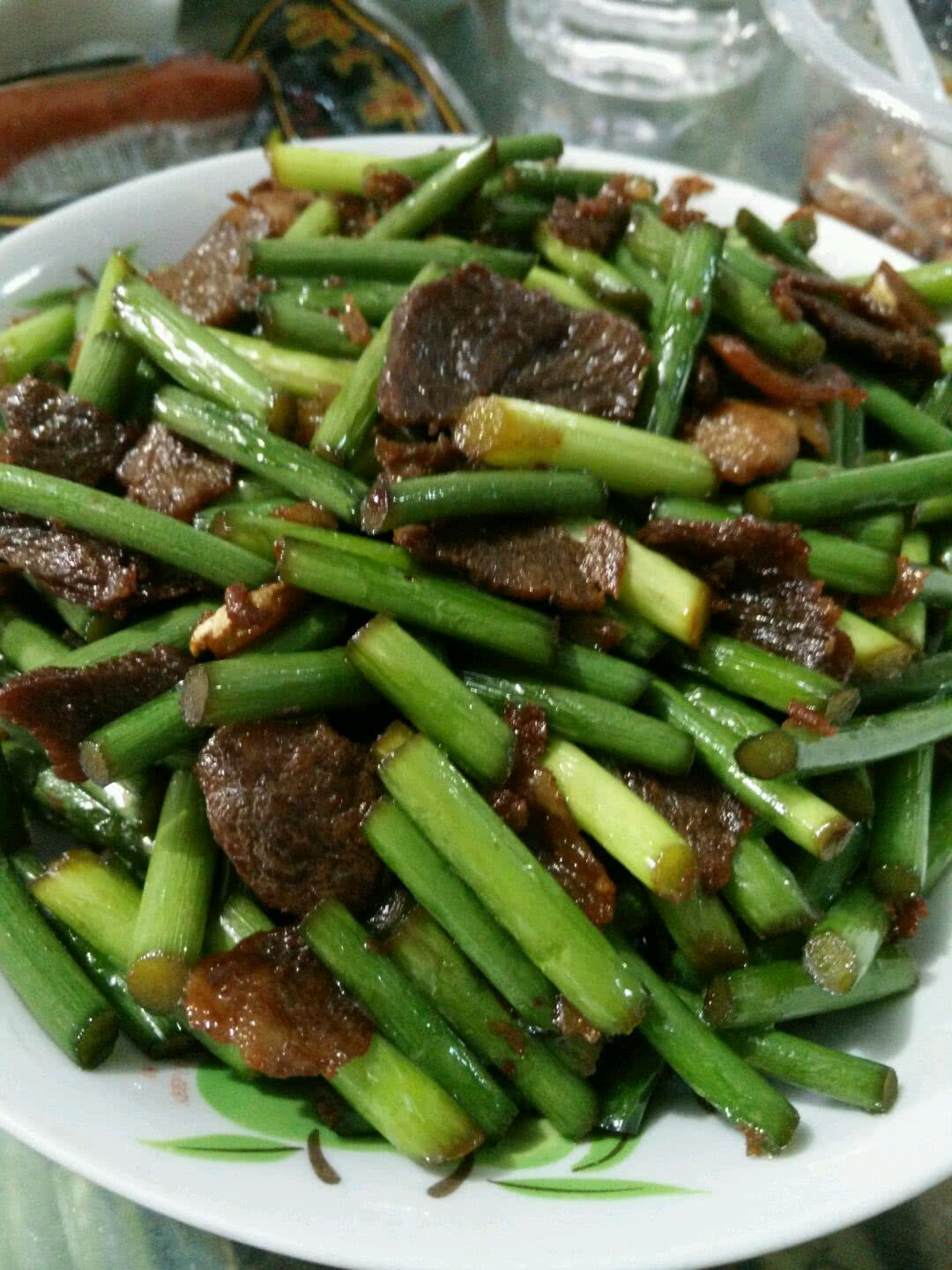 蒜台炒肉