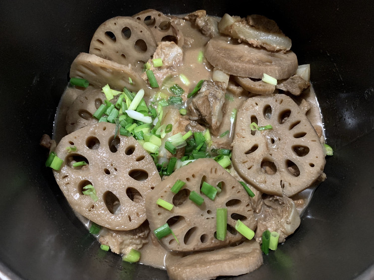 南乳莲藕焖猪软骨(高压锅简易版）的做法