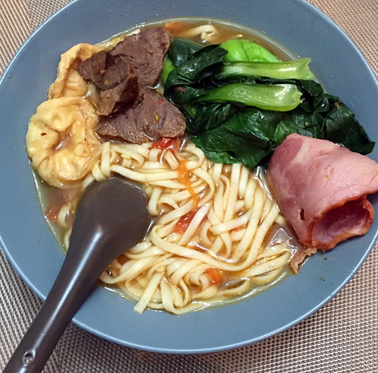 番茄浓汤牛肉面