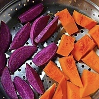 颜值与美味并存的紫薯南瓜饼的做法图解1