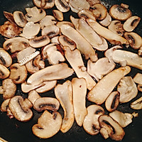 意式风情•松茸蘑菇炖饭的做法图解3