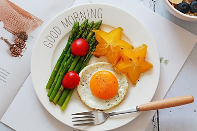 白灼芦笋+燕麦粥+煎蛋—早餐