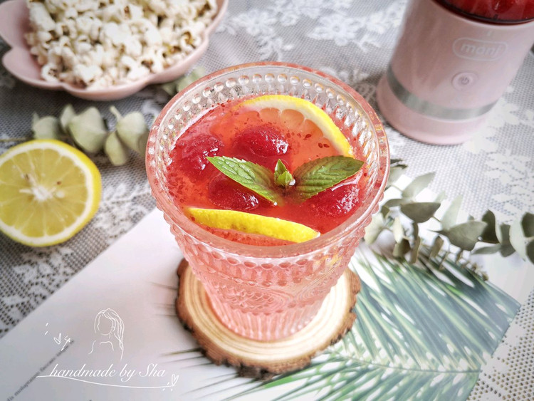 低卡夏日解暑饮料——蔓越莓冰爽柠檬水的做法