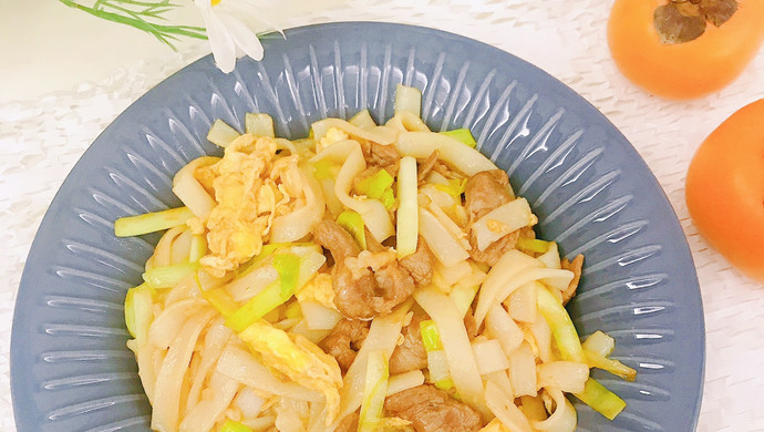鸡蛋炒河粉