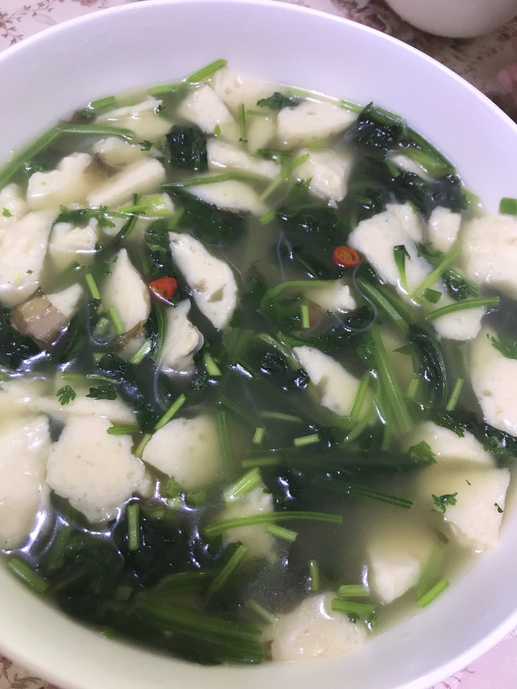鱼丸菠菜粉丝汤的做法