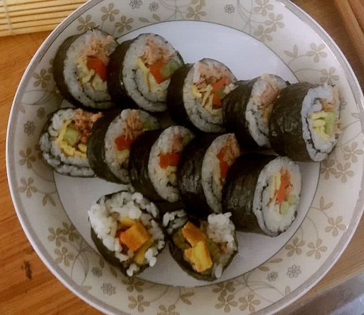 金枪鱼紫菜包饭的做法
