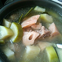 莲藕海带炖排骨的做法图解1