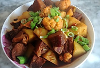 菜花土豆炖牛肉的做法