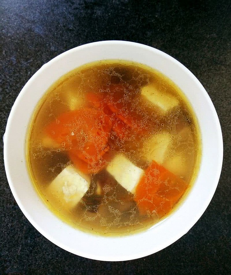 香菇炖豆腐汤的做法