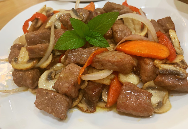 洋葱牛肉粒的做法