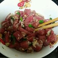 懒人版牛肉酱（火车必备之）的做法图解1