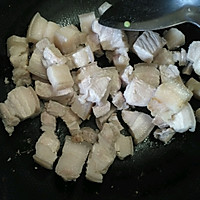 土豆炖五花肉的做法图解1
