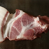 “土豪菜”---香煎猪肉的做法图解1
