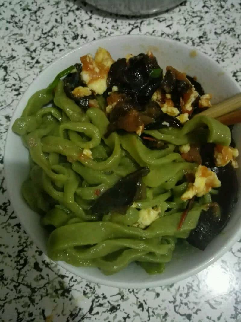 菠菜汁打滷麵怎麼做_菠菜汁打滷麵的做法_豆果美食