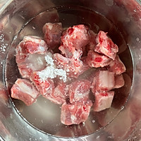 青椒蒜蓉排骨的做法图解1