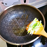 新疆牛肉韭菜炒面的做法图解3