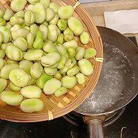 蒜香蚕豆的做法图解3