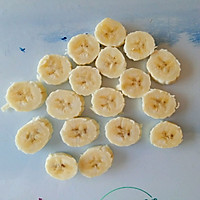 蜂蜜肉桂煎香蕉，五分钟完成的温暖小甜品#今天吃什么#的做法图解1