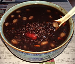 红枣黑米粥的做法