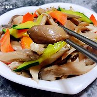 #刘畊宏女孩减脂饮食#黄瓜胡萝卜炒平菇的做法图解13