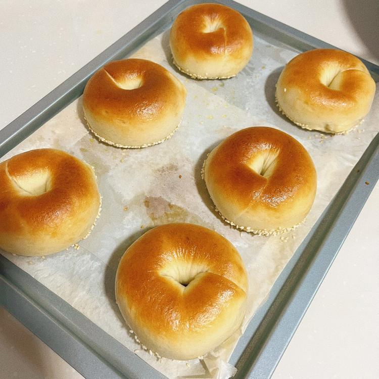 芝麻脆底奶盐贝果的做法