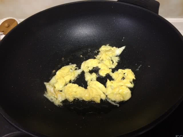 小黄人版番茄蛋炒饭的做法图解14
