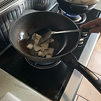 瘦肉烩酸菜的做法图解2
