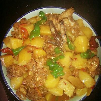 土豆炖鸡