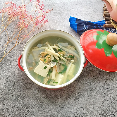 花蛤菠菜豆腐汤