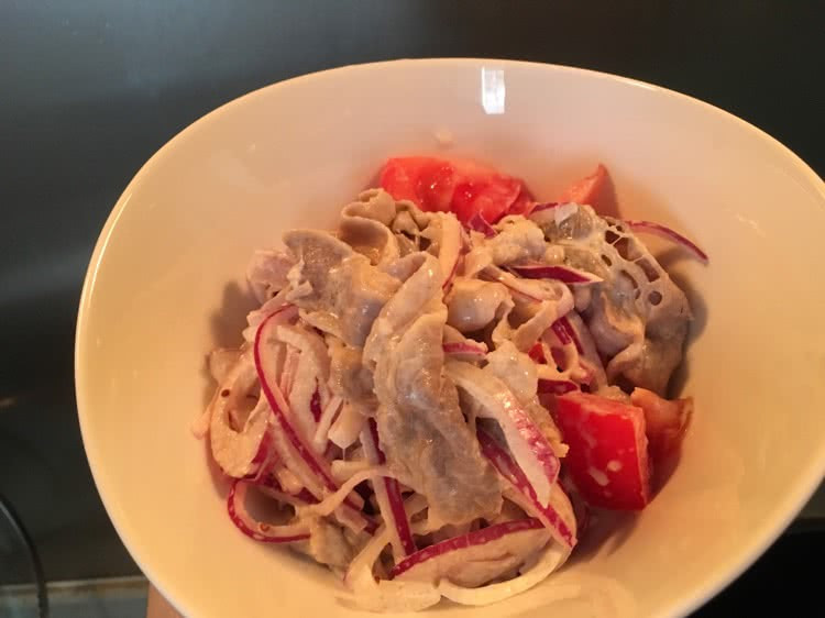 日式洋葱牛肉沙拉的做法