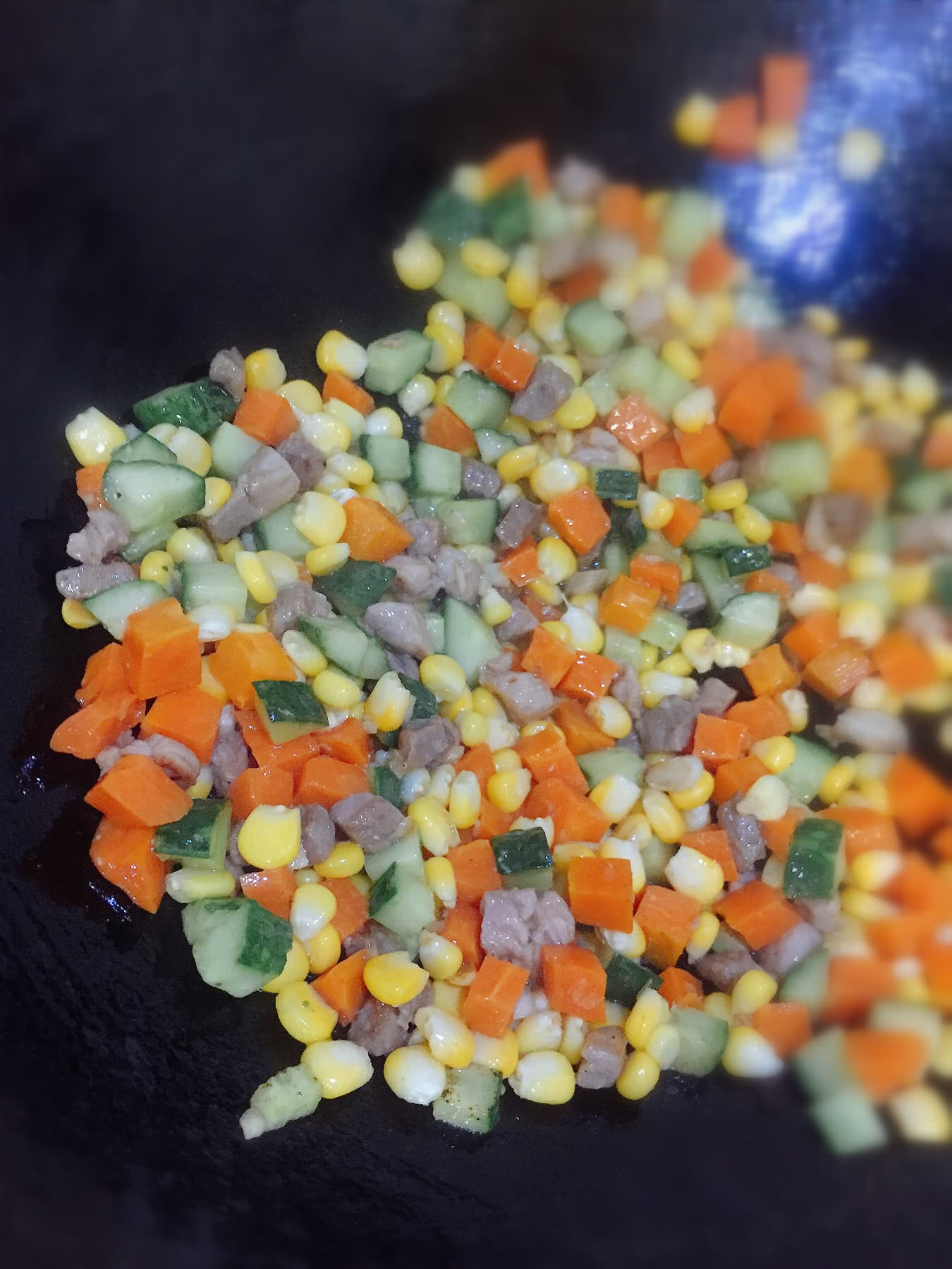 玉米胡萝卜炒黄瓜怎么做_玉米胡萝卜炒黄瓜的做法_豆果美食