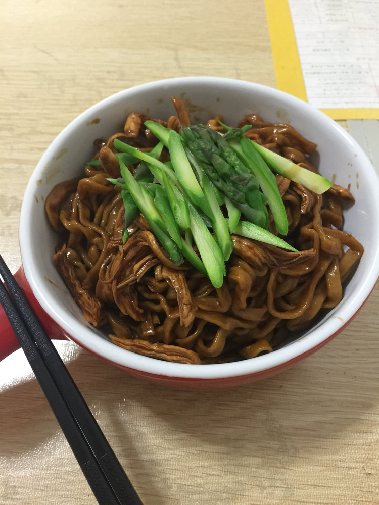 葱油鸡丝面（葱油面加强版）的做法