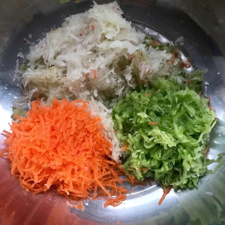 三色萝卜丸的做法图解2