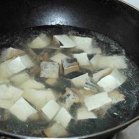 臭味相投——臭豆腐肥肠煲的做法图解3