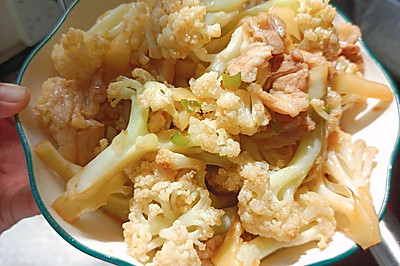 五花肉炒菜花
