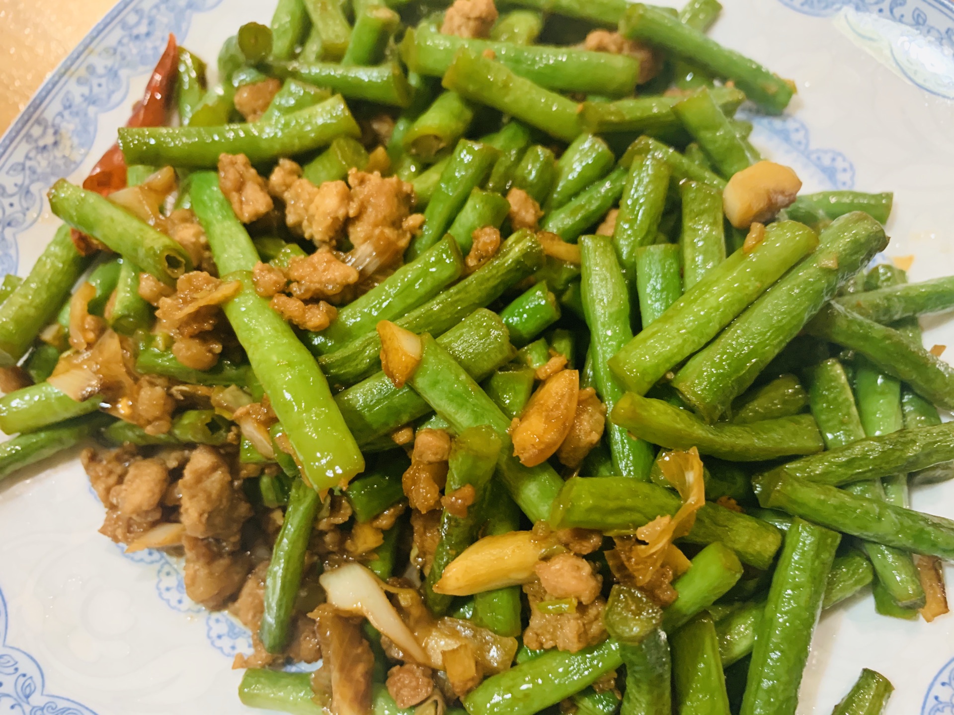 Stir fried cowpea with minced meat