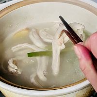 更新版清热祛湿的猴头菇炖鸭掌汤#冬季滋补花样吃法的做法图解6