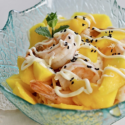 低脂美味的芒果大虾色拉