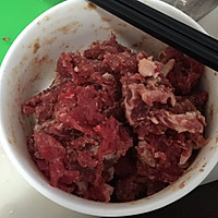 香煎瘦肉烩腐皮的做法图解1