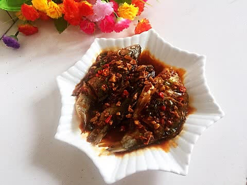 麦饭石不粘锅版烤鱼的做法