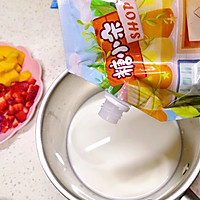#糖小朵甜蜜控糖秘籍#减脂期也可以吃的甜品——水果布丁的做法图解2